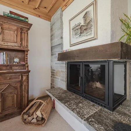Marmotta 2 By Vacations, Privates Familienhaus Direkt An Der Skipiste Αρόζα