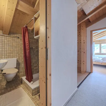 Marmotta 2 By Vacations, Privates Familienhaus Direkt An Der Skipiste Alpesi faház Arosa